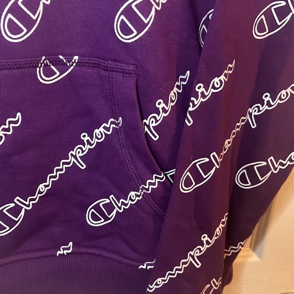 Champion Sweatshirt - Picture 9 of 9